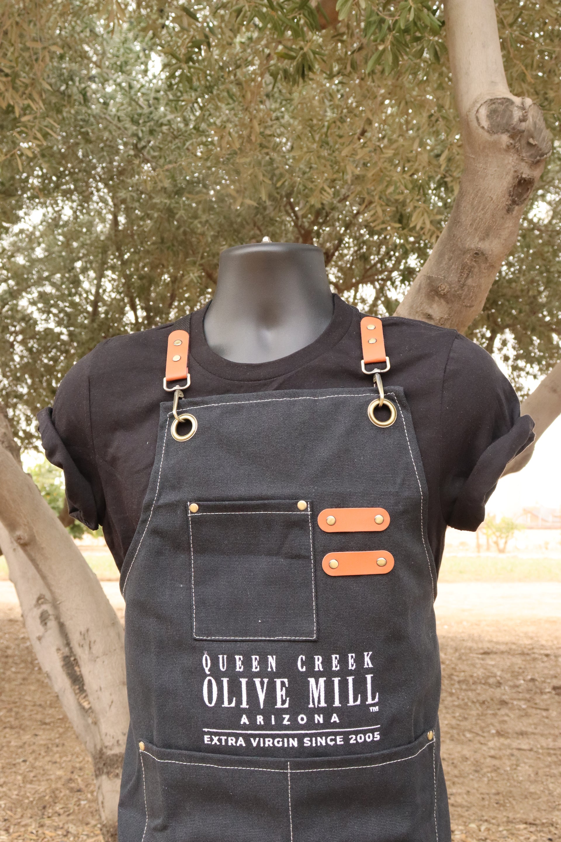 Black QCOM Logo Embroidered Apron